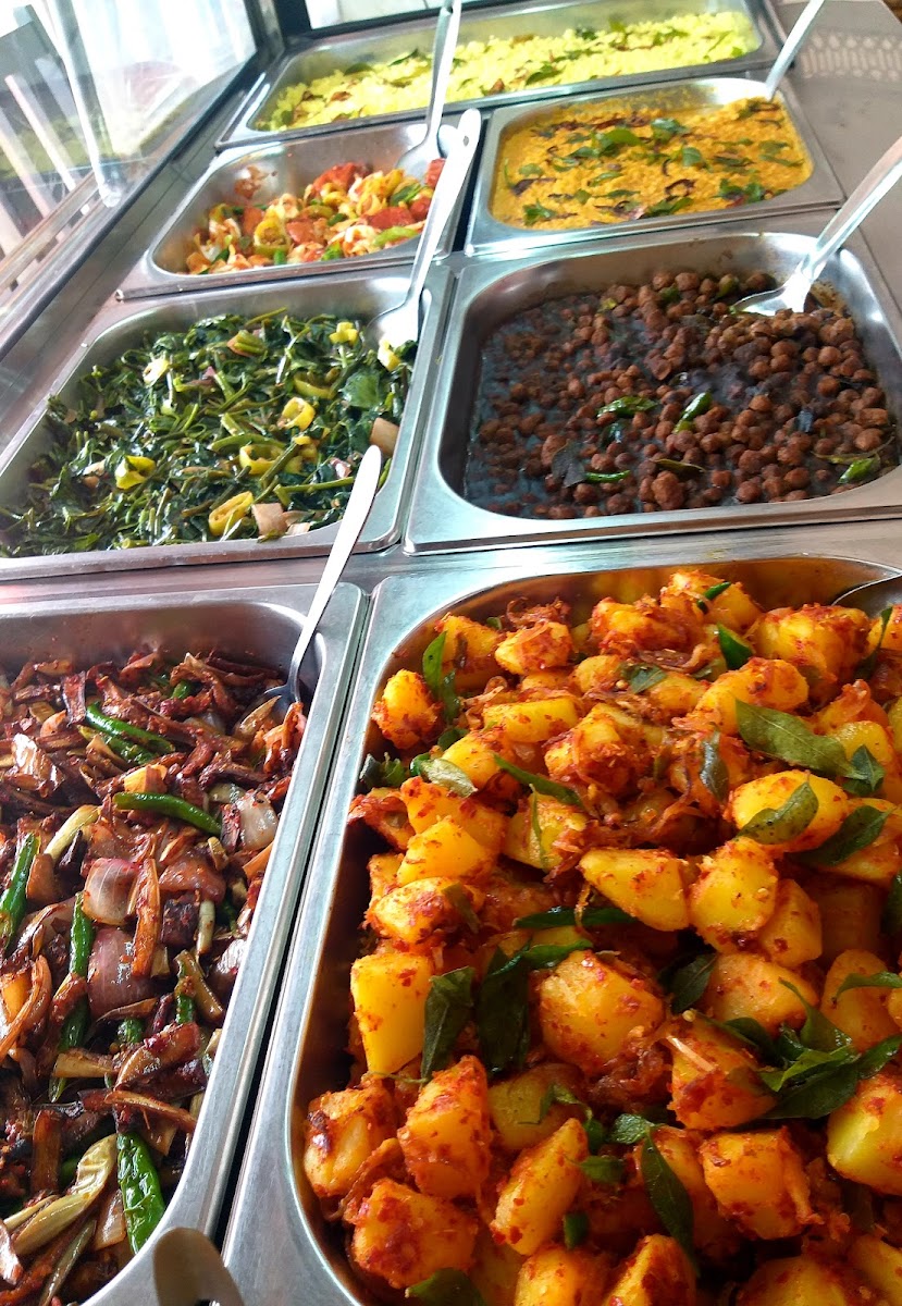 Hasara Win Restaurant / Cafe-8
