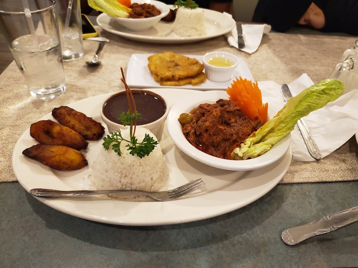 Havana Carolina Restaurant & Bar-5