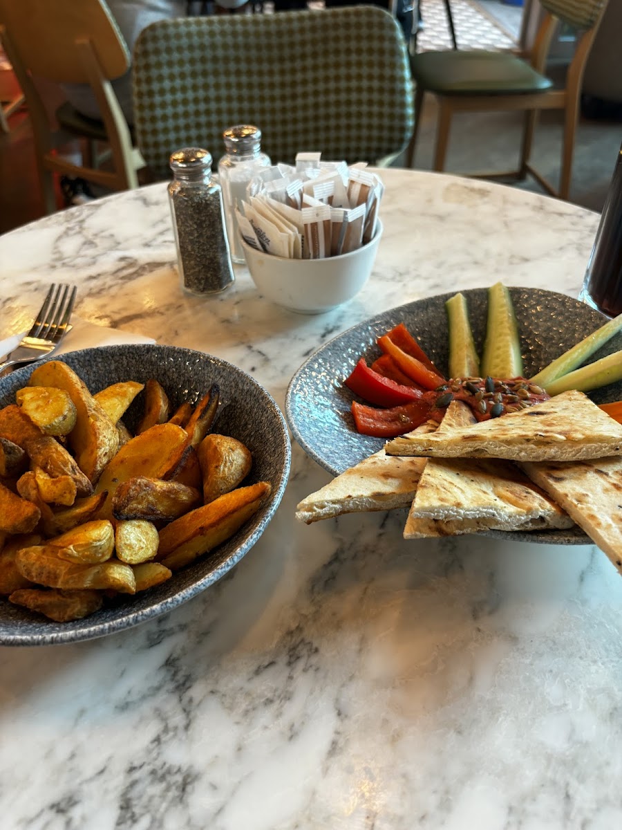 Hawker Bar - Luton Airport-10