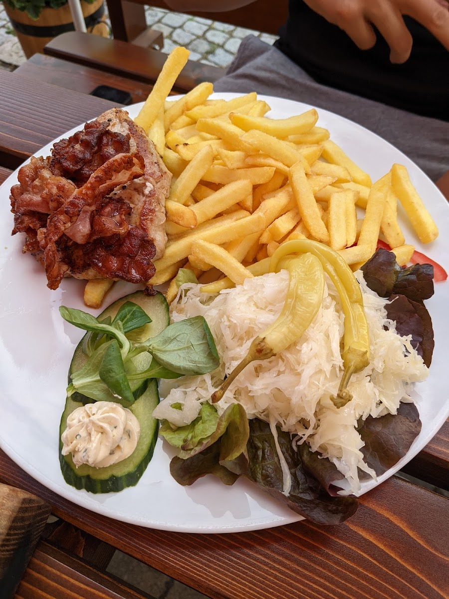 Haydnkeller Restaurant & Pizzeria-10