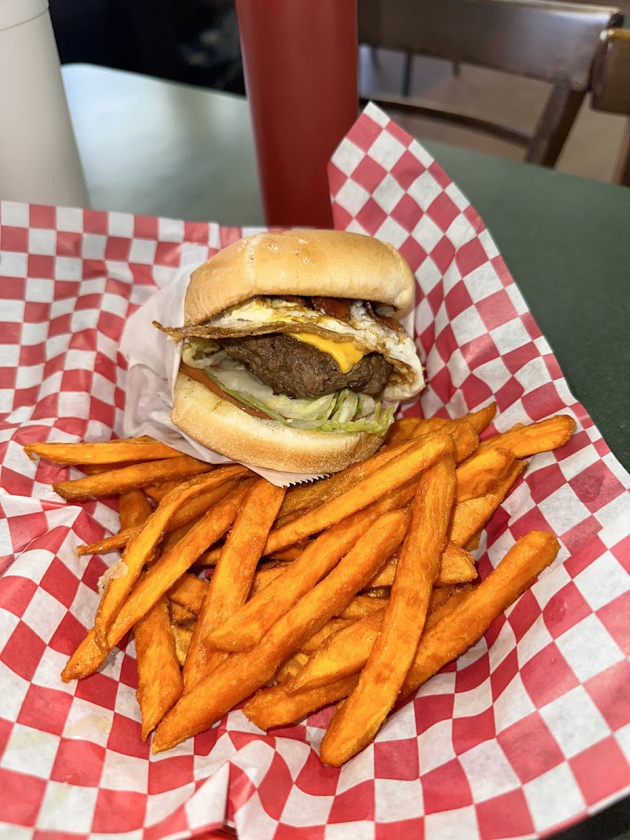 Hideout Burgers-2