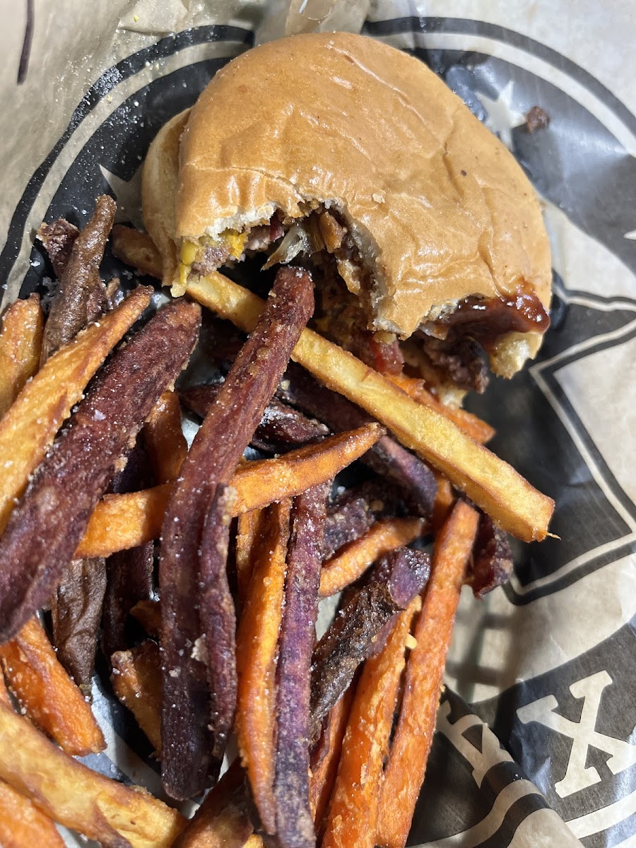 Hideout Burgers-3