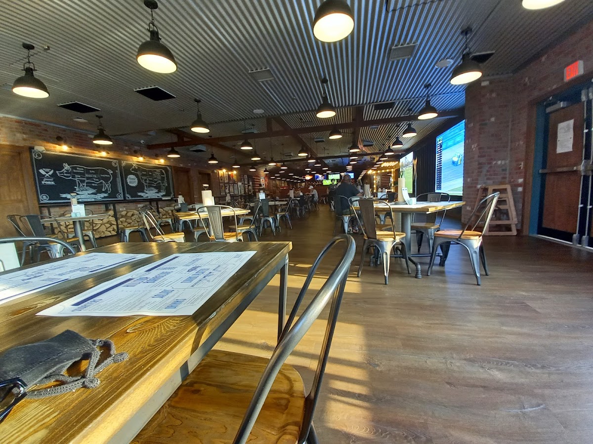 Hill Top Bar And Grill
