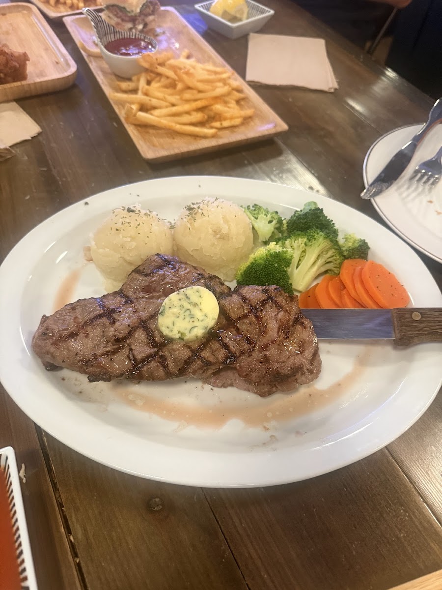 Hill Top Bar And Grill-2