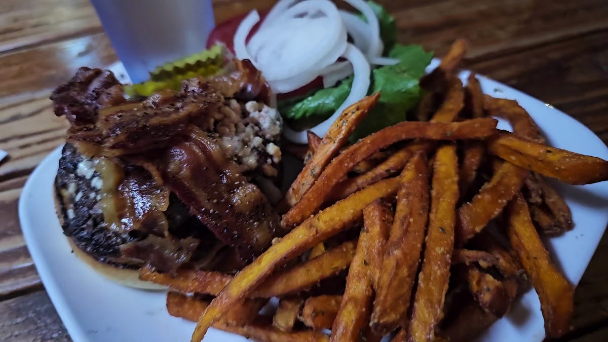 Hilo Town Tavern-2