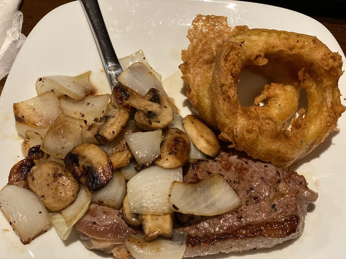 Hiney's Pub-3
