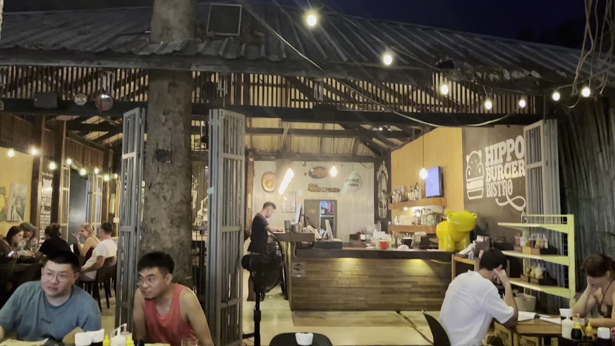 Hippo Burger Bistro-2