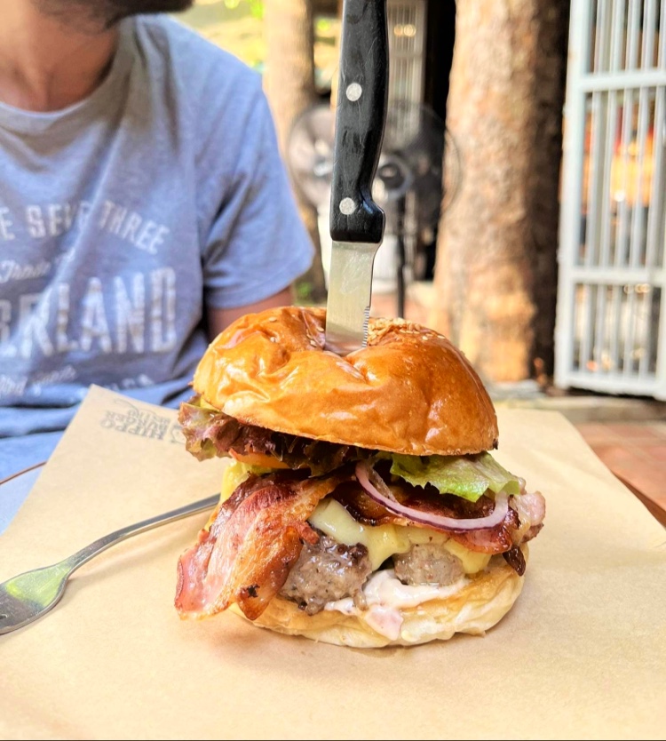 Hippo Burger Bistro-6