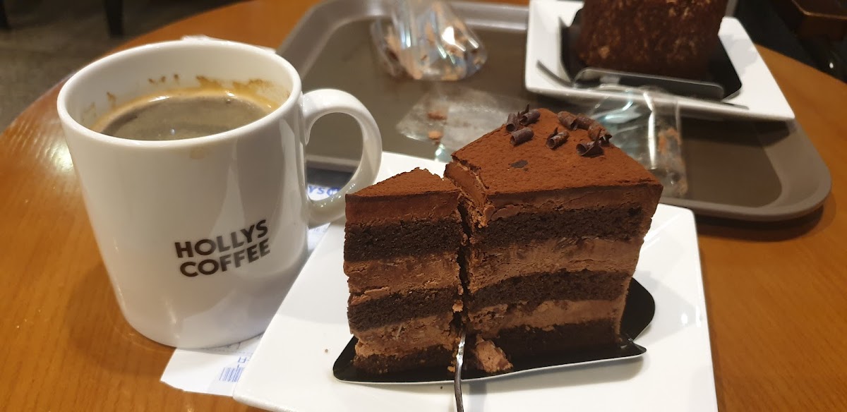 Holly Coffee-10