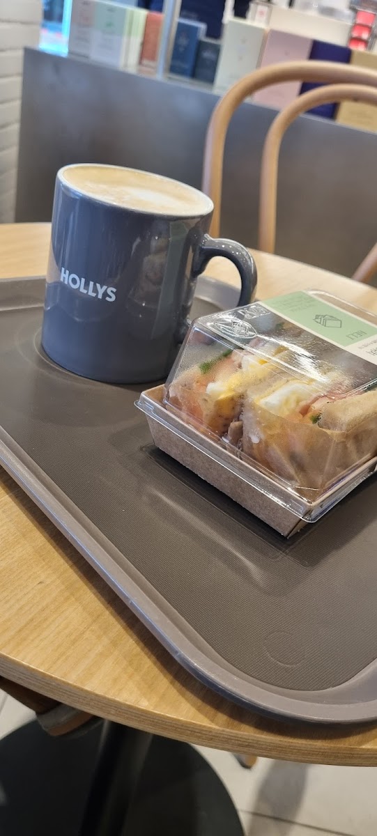 Holly Coffee-5