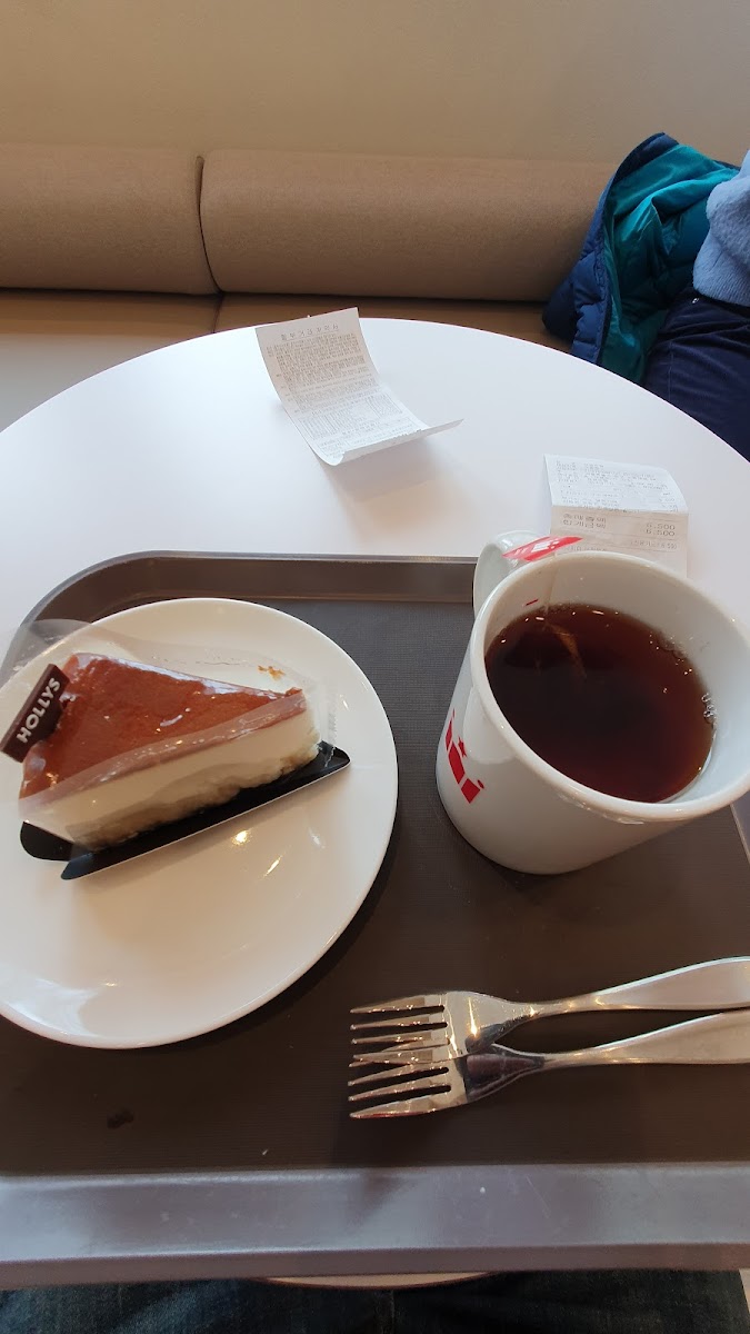 Holly Coffee-9