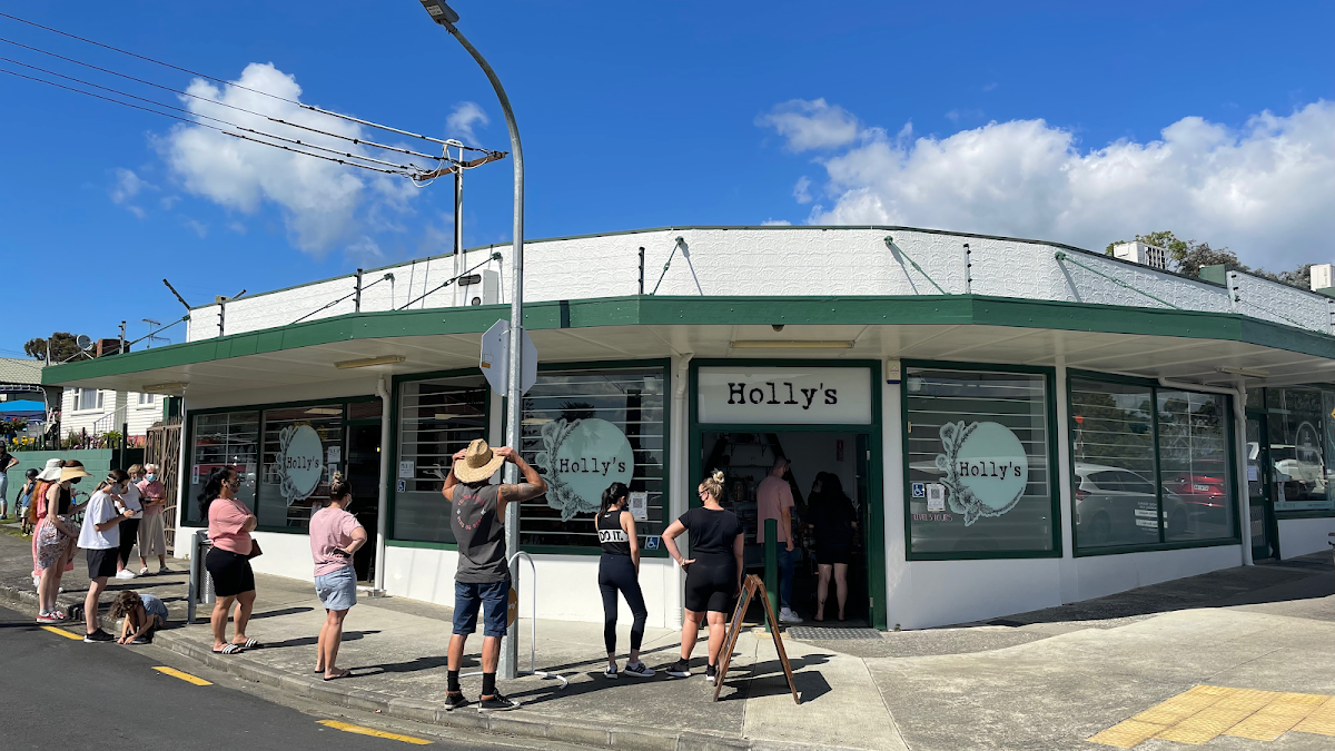 Holly's Café