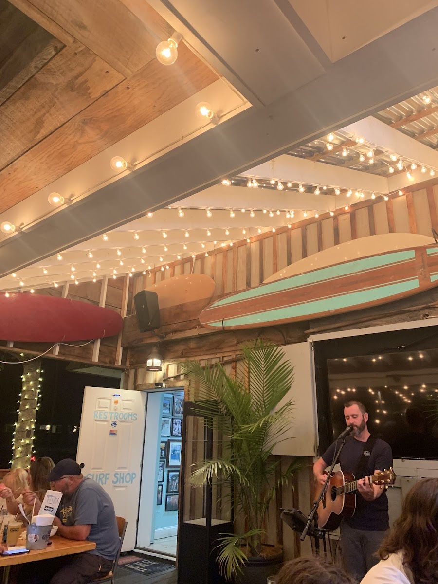 Hooks Chill & Grille