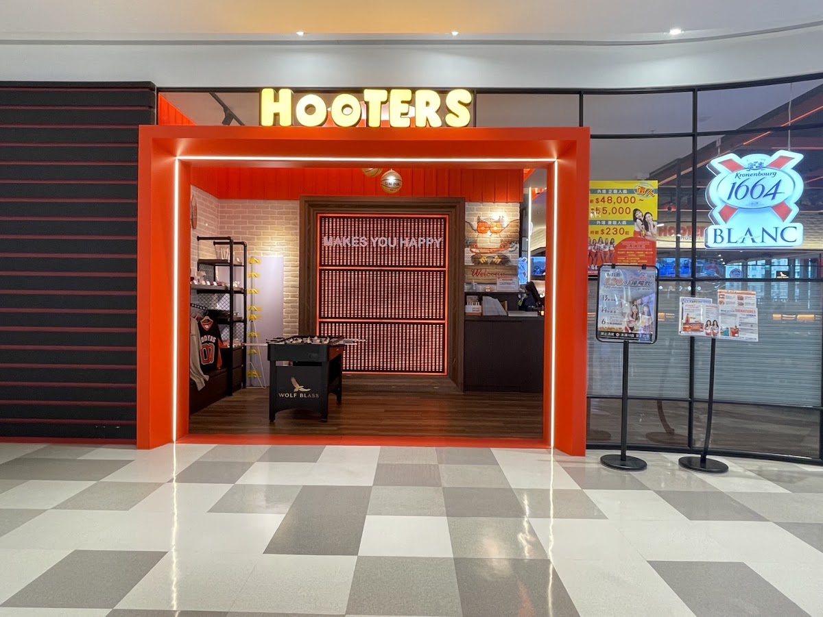 Hooters