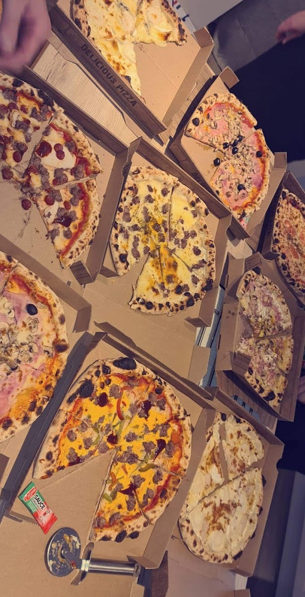 Horly's Pizza-5
