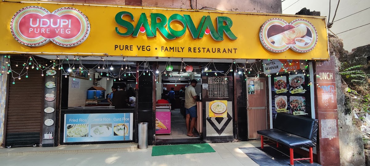 Hotel Sarovar