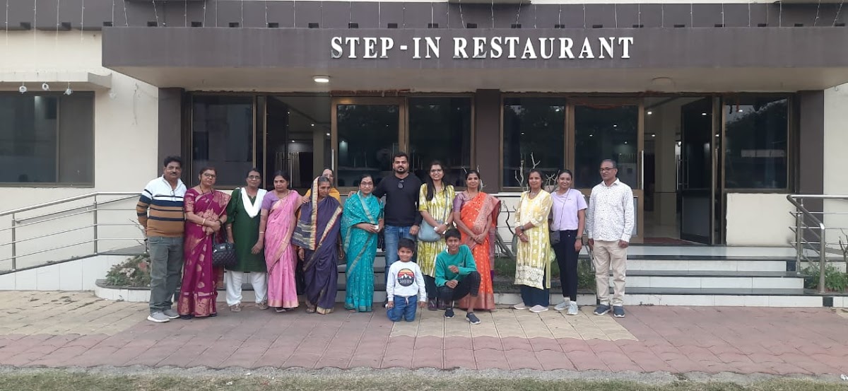 Hotel - Step In Restaurant