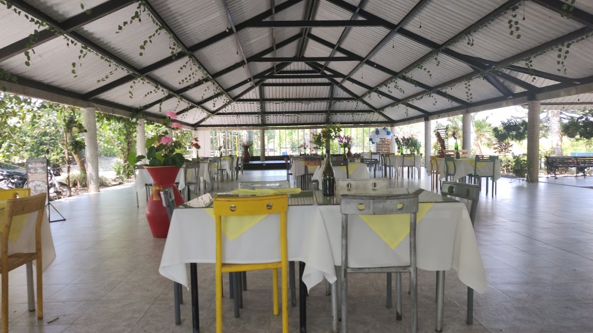 Hotel Y Restaurante El Acuario