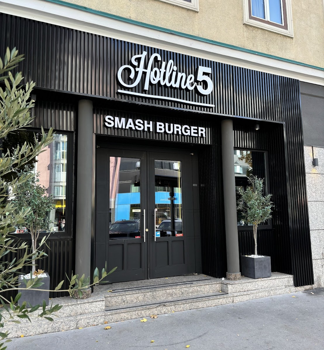 Hotline 5 - Smash Burger