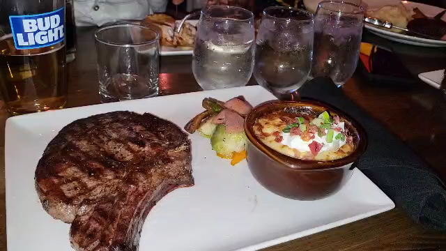 Houston Avenue Bar & Grill-2