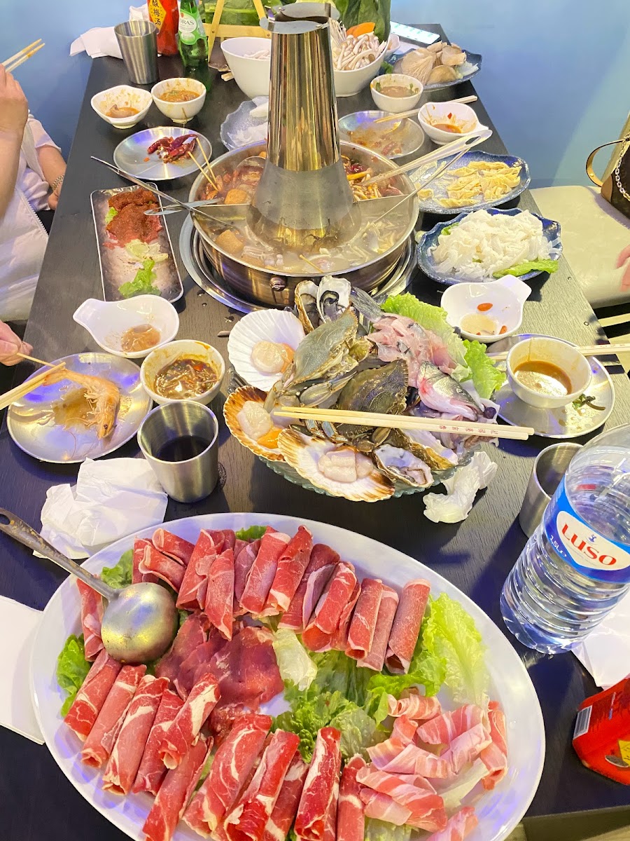 Huang - Table Barbecue & Hot Pot-4