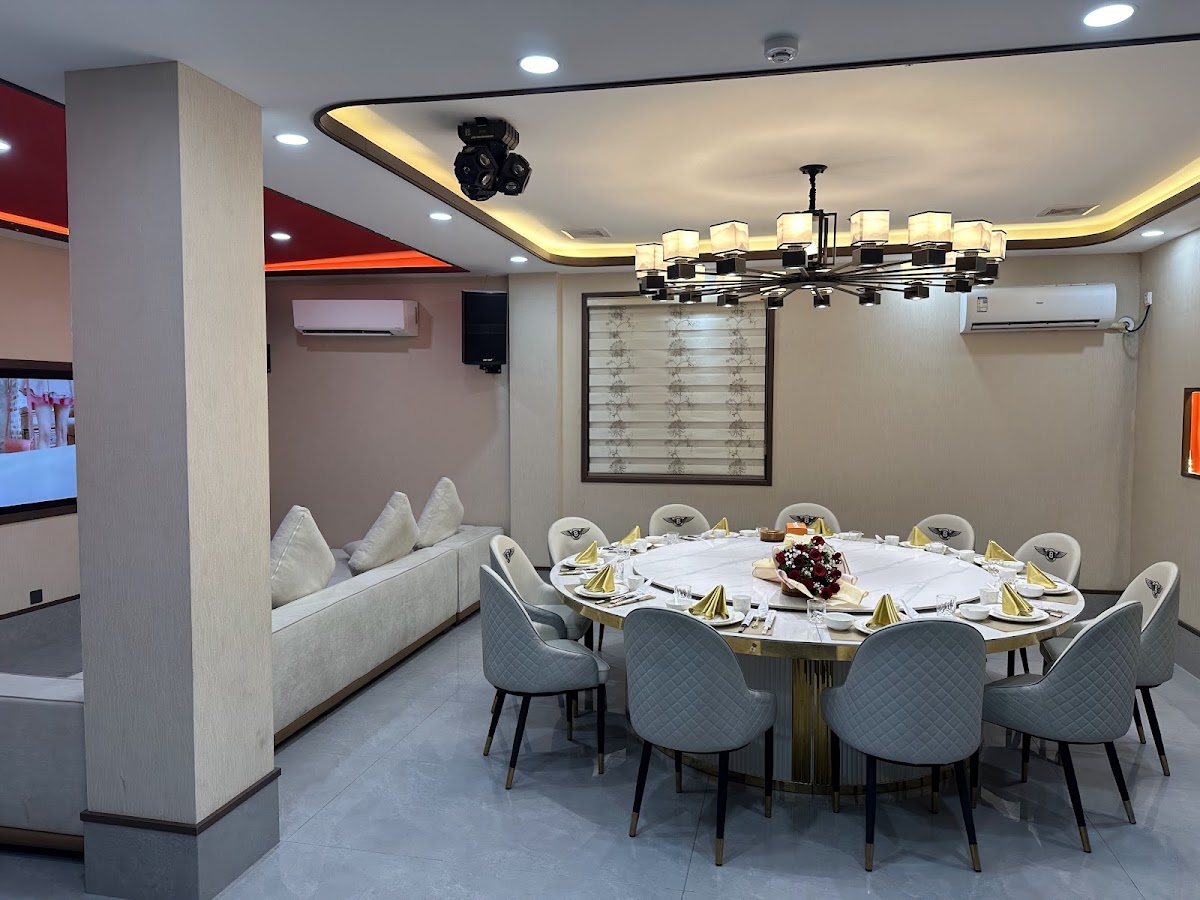 Huashan Chinese Seafood Restaurant