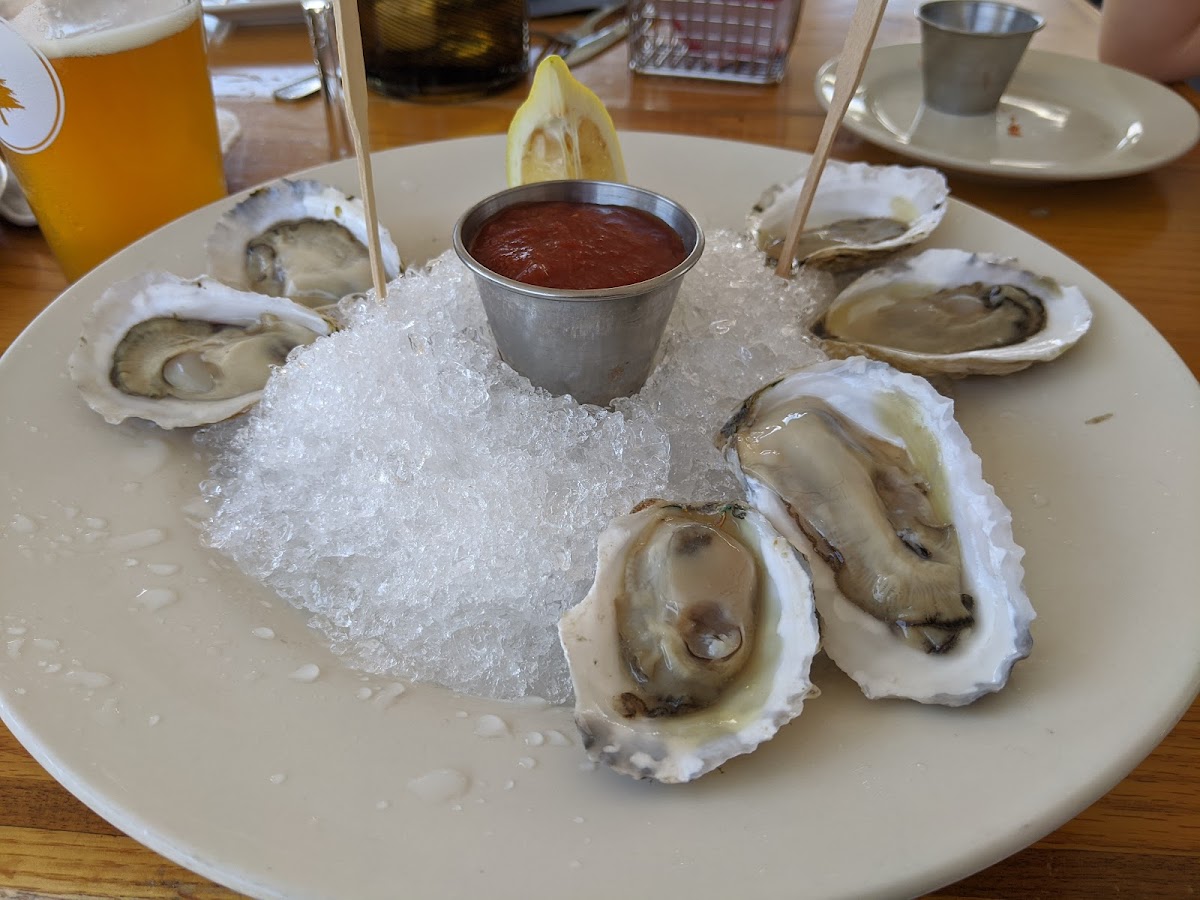 Hurricane Restaurant-9