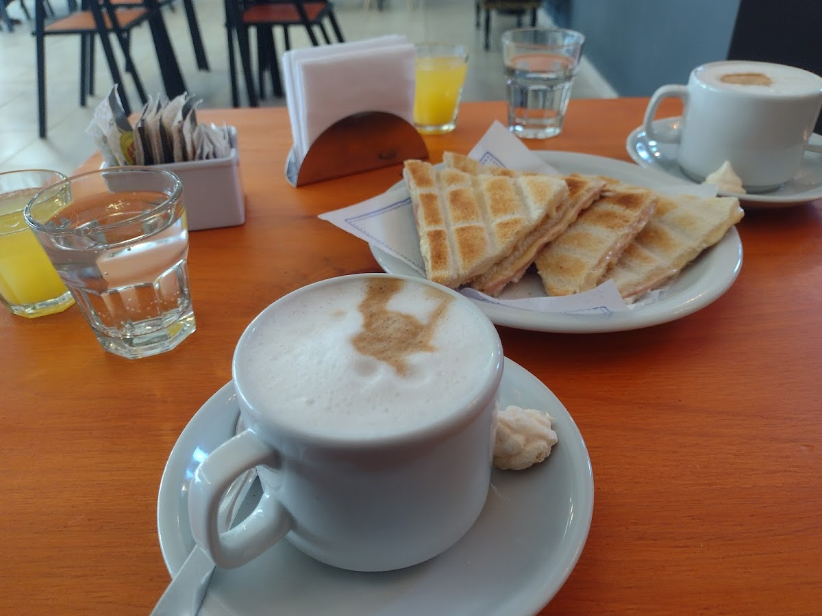 Hurtado Café Bar-7