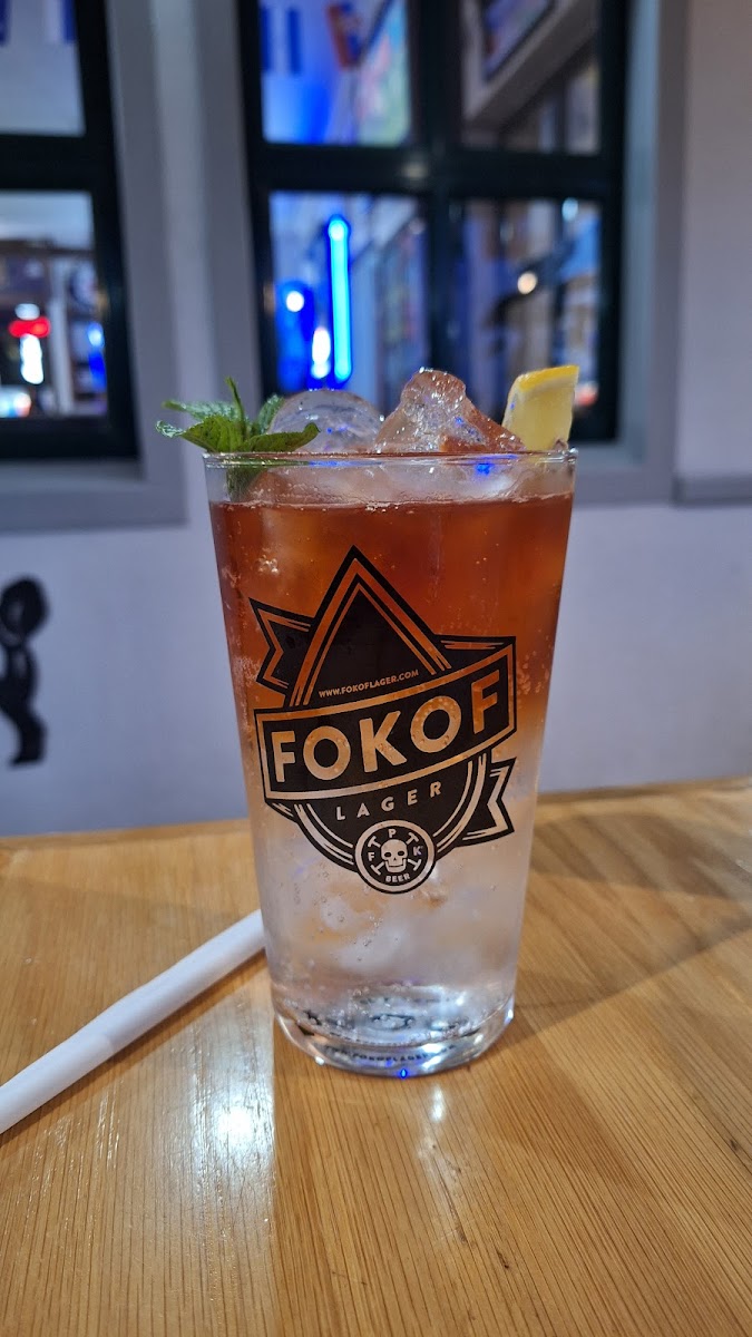 Husky's Restaurant & Bar-9