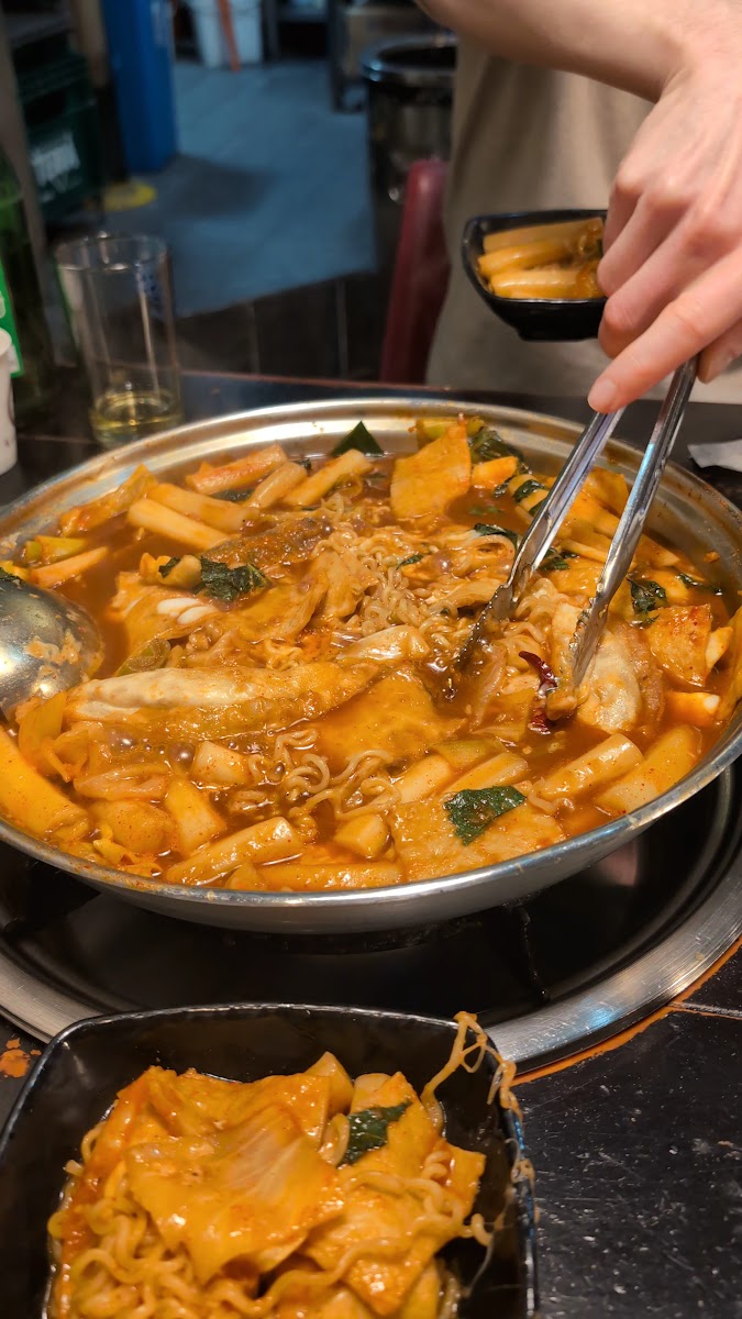Hwa Tteok Original Gopchang Tteokbokki Myeongdong Restaurant-2
