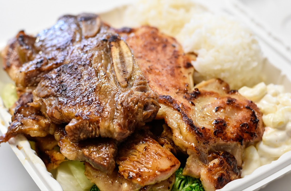 Ilava Hawaiian Barbecue-5