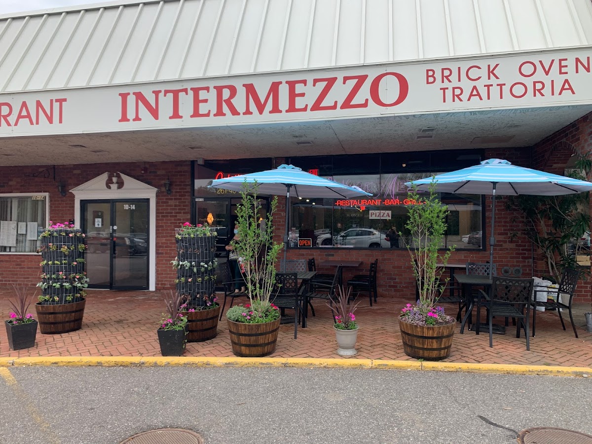 Intermezzo Trattoria & Wine Bar