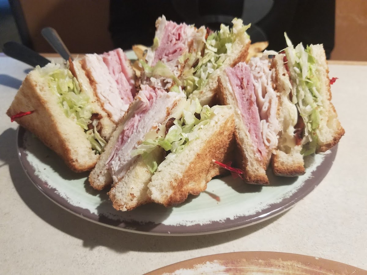 Isaac's Craft Kitchen & Brewery - Wyomissing-8