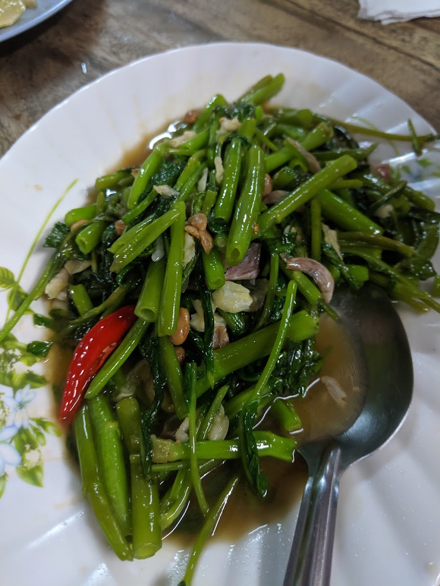 Isaan Ros Sab Restaurant-8