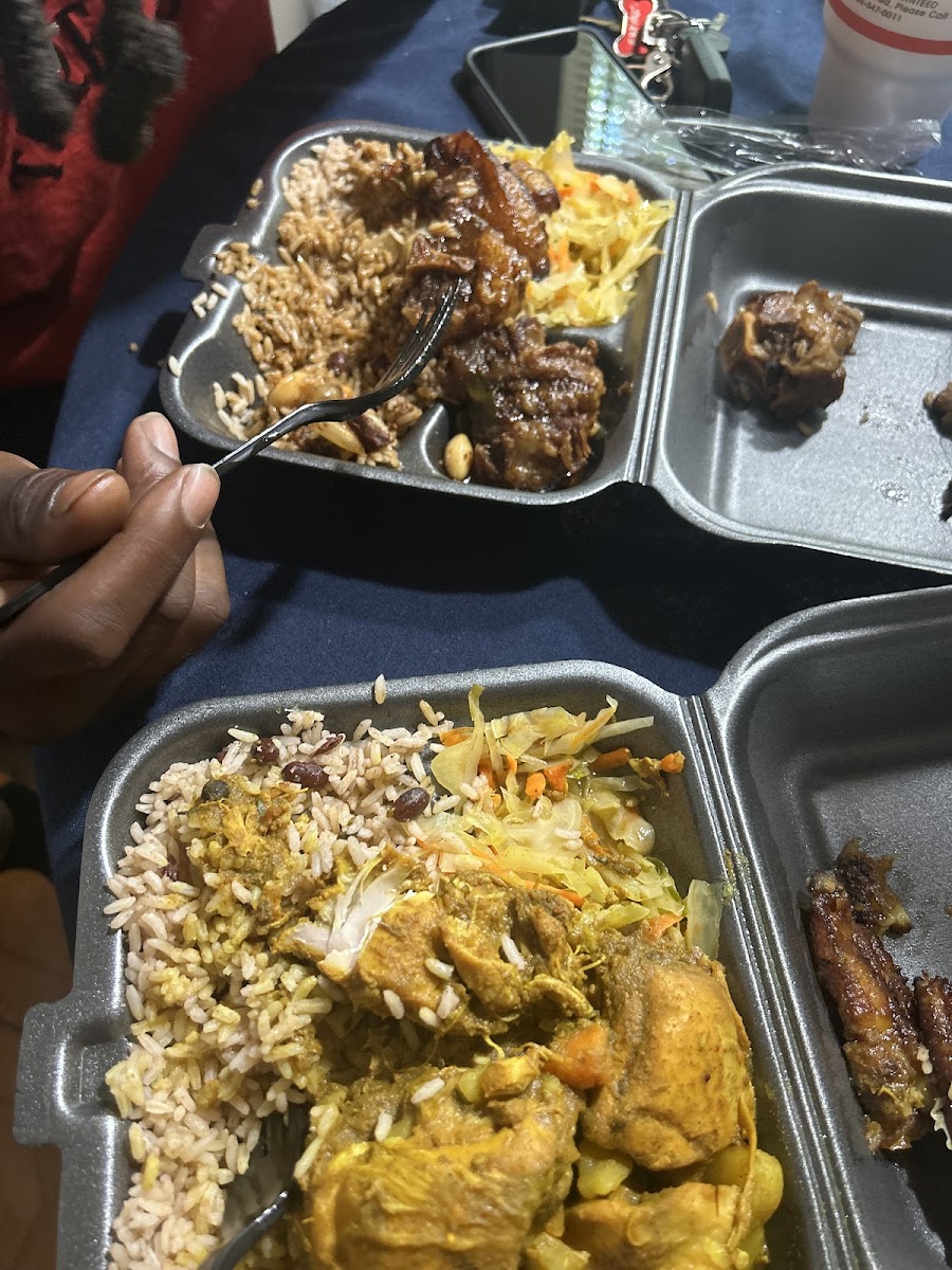 Island Quizine And Grill Llc-8
