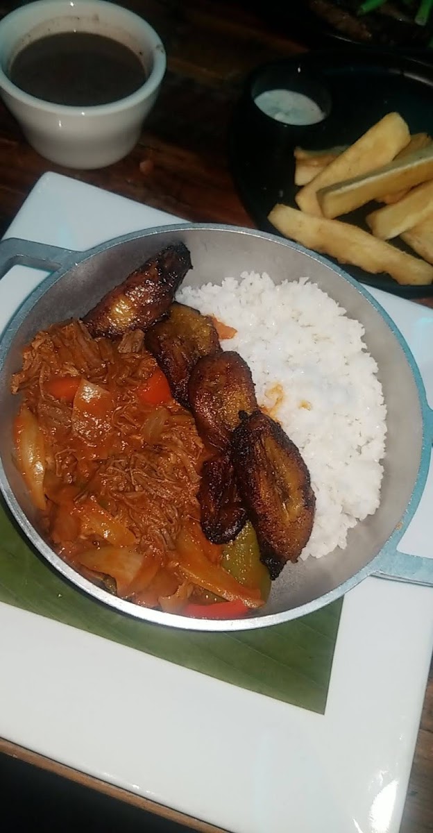 Izlas Puertorican Cuisine-6