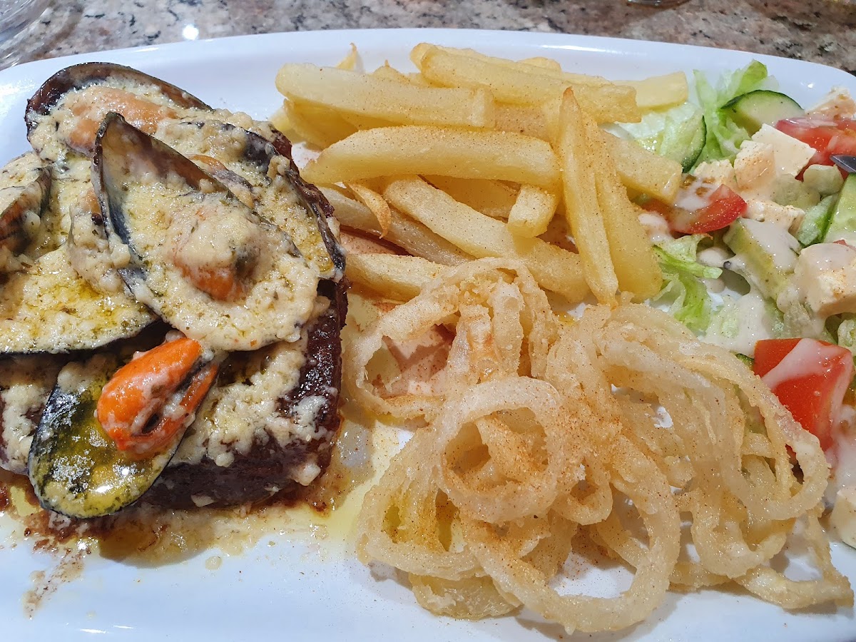 Jackie's Pub & Restaurant-10