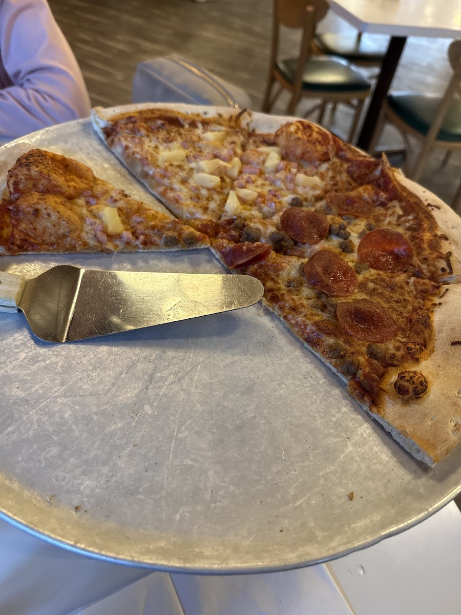Jammer Joes Grill And Pizzaria-3