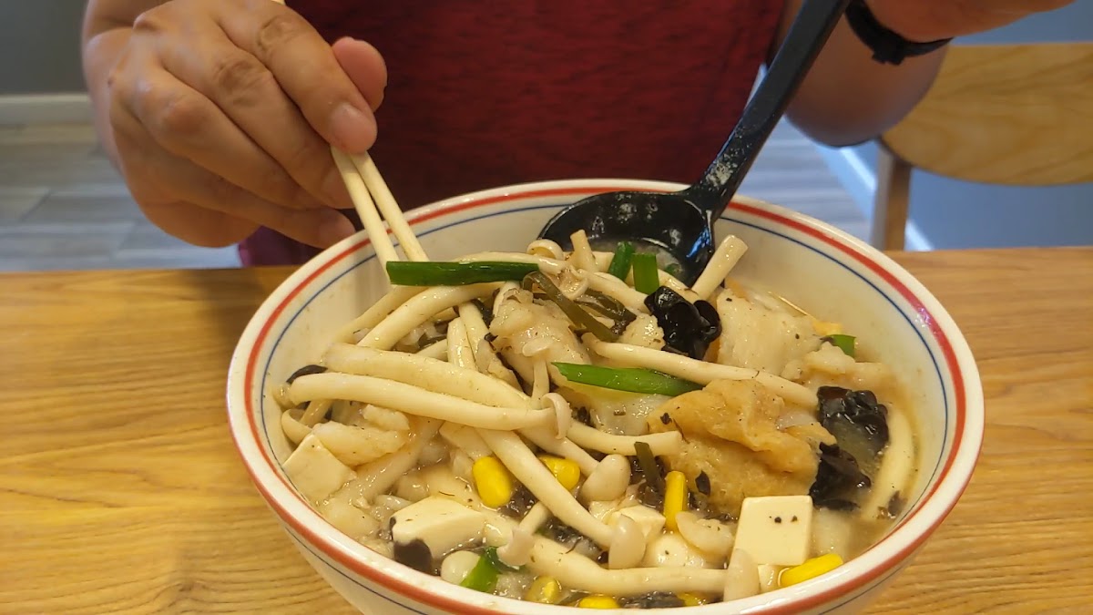Jibeichuan Noodle House 季北川花胶鸡米粉-2