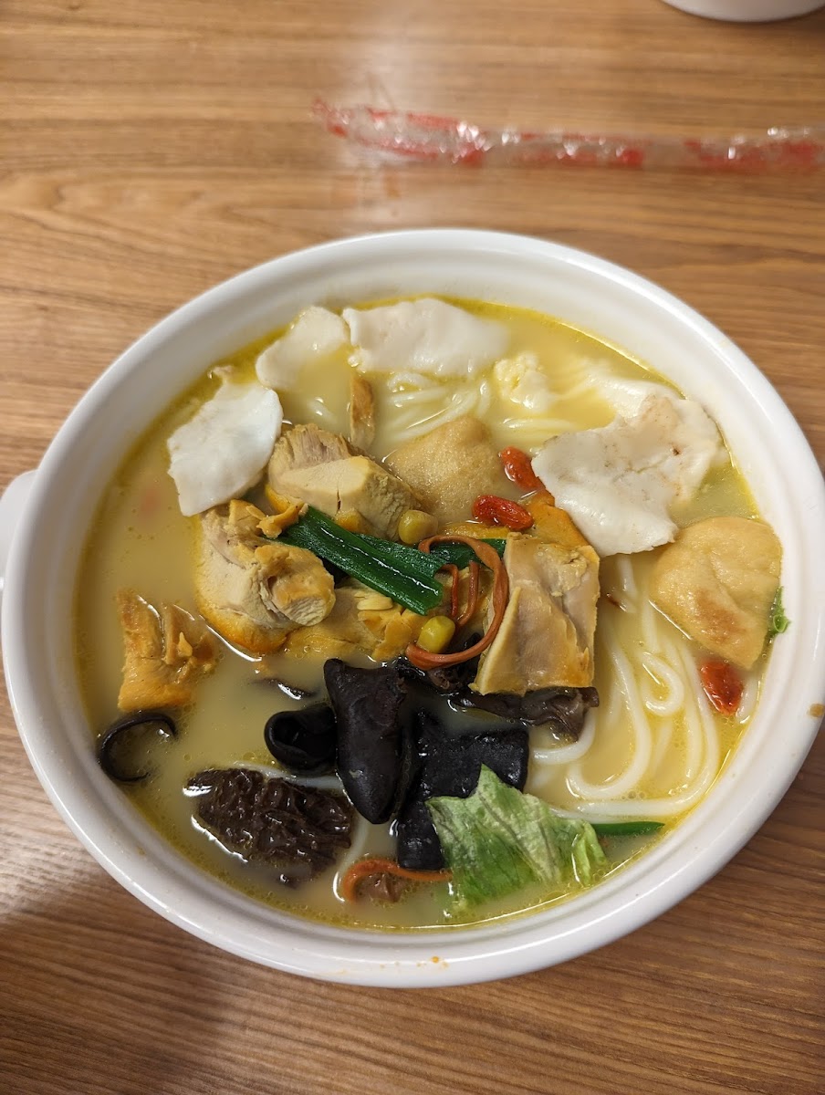 Jibeichuan Noodle House 季北川花胶鸡米粉-6