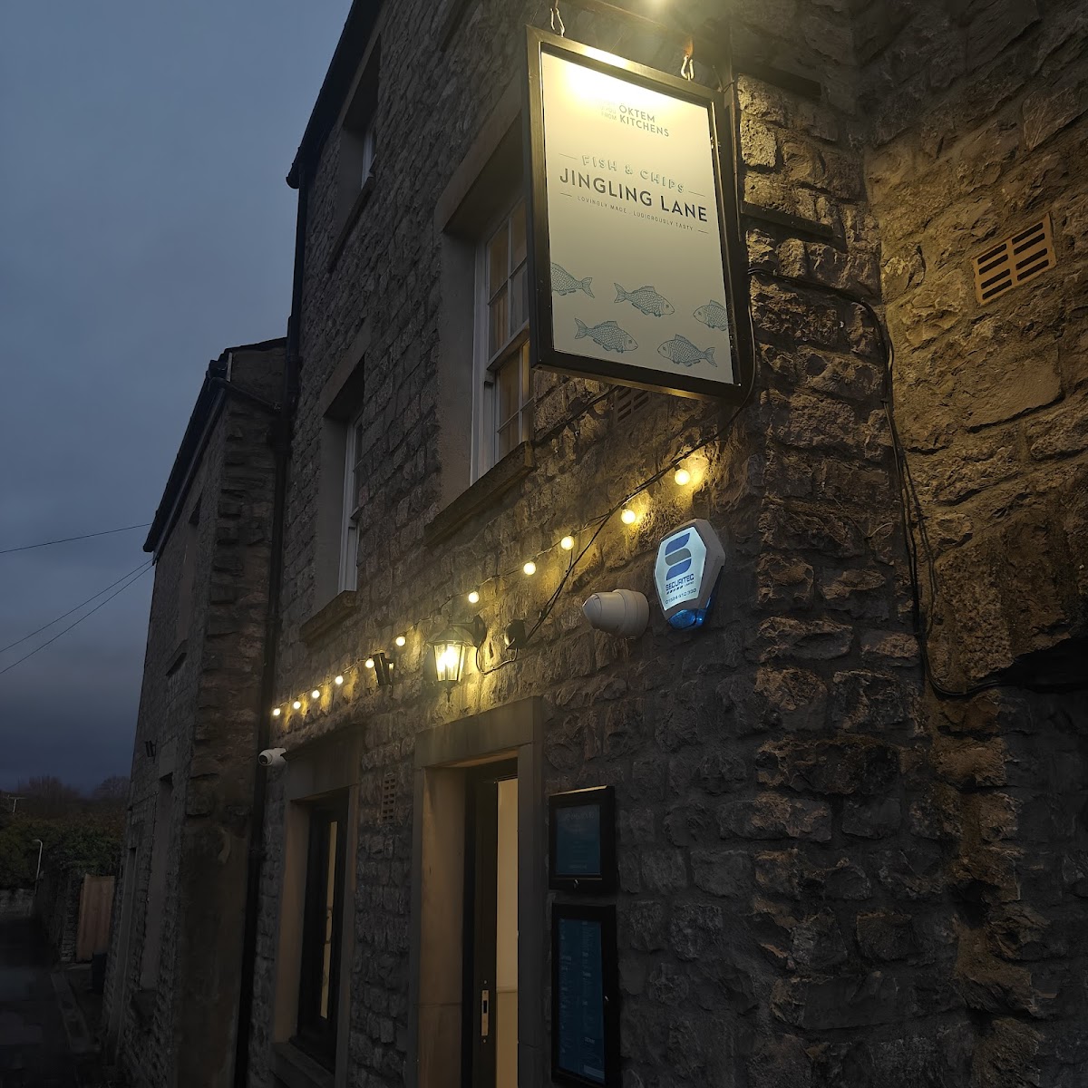 Jingling Lane Fish & Chips-3