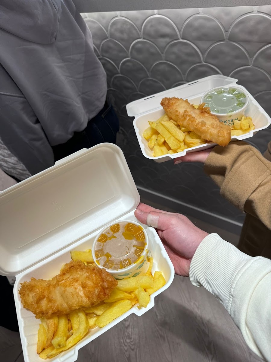 Jingling Lane Fish & Chips-5