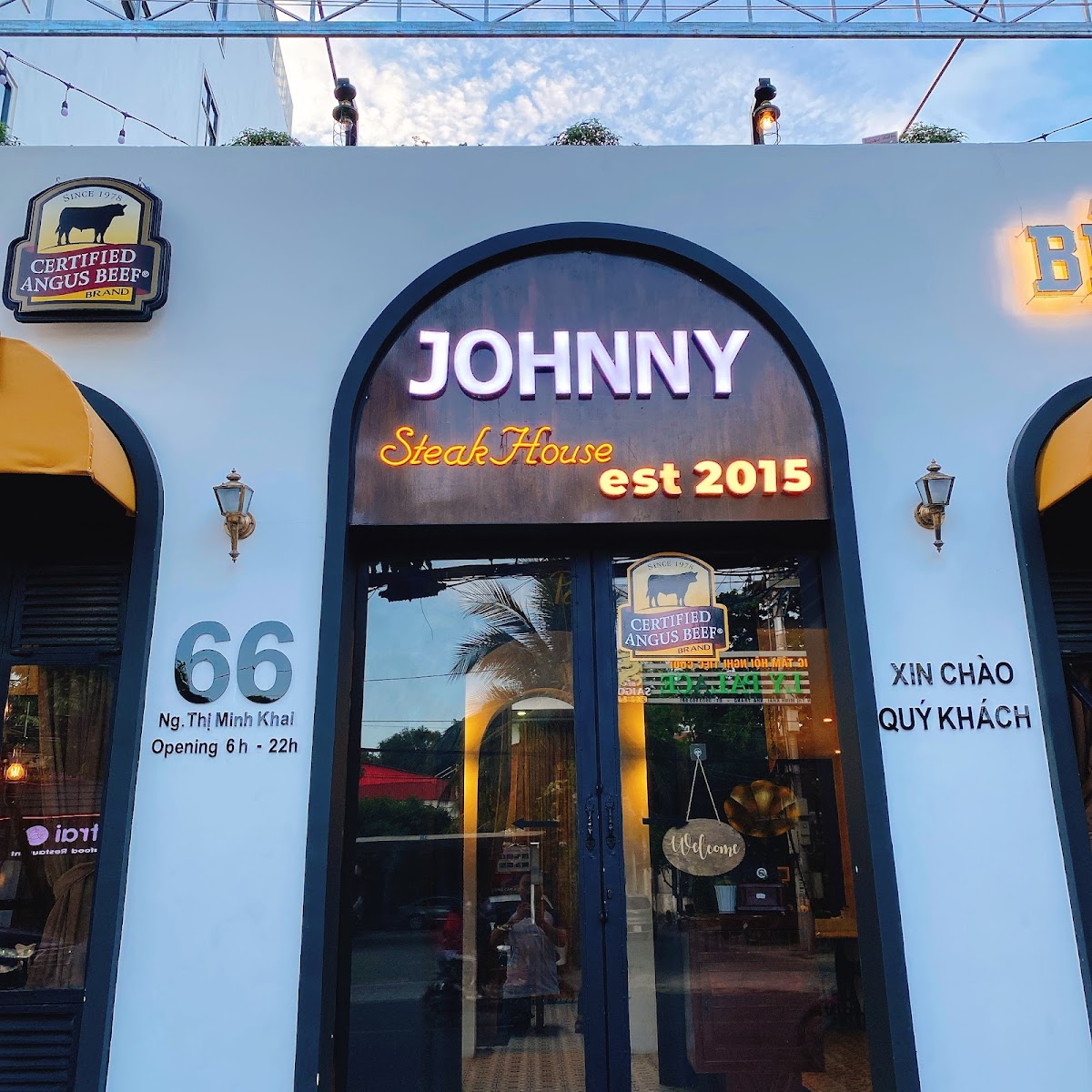 Johnny Steak House 1