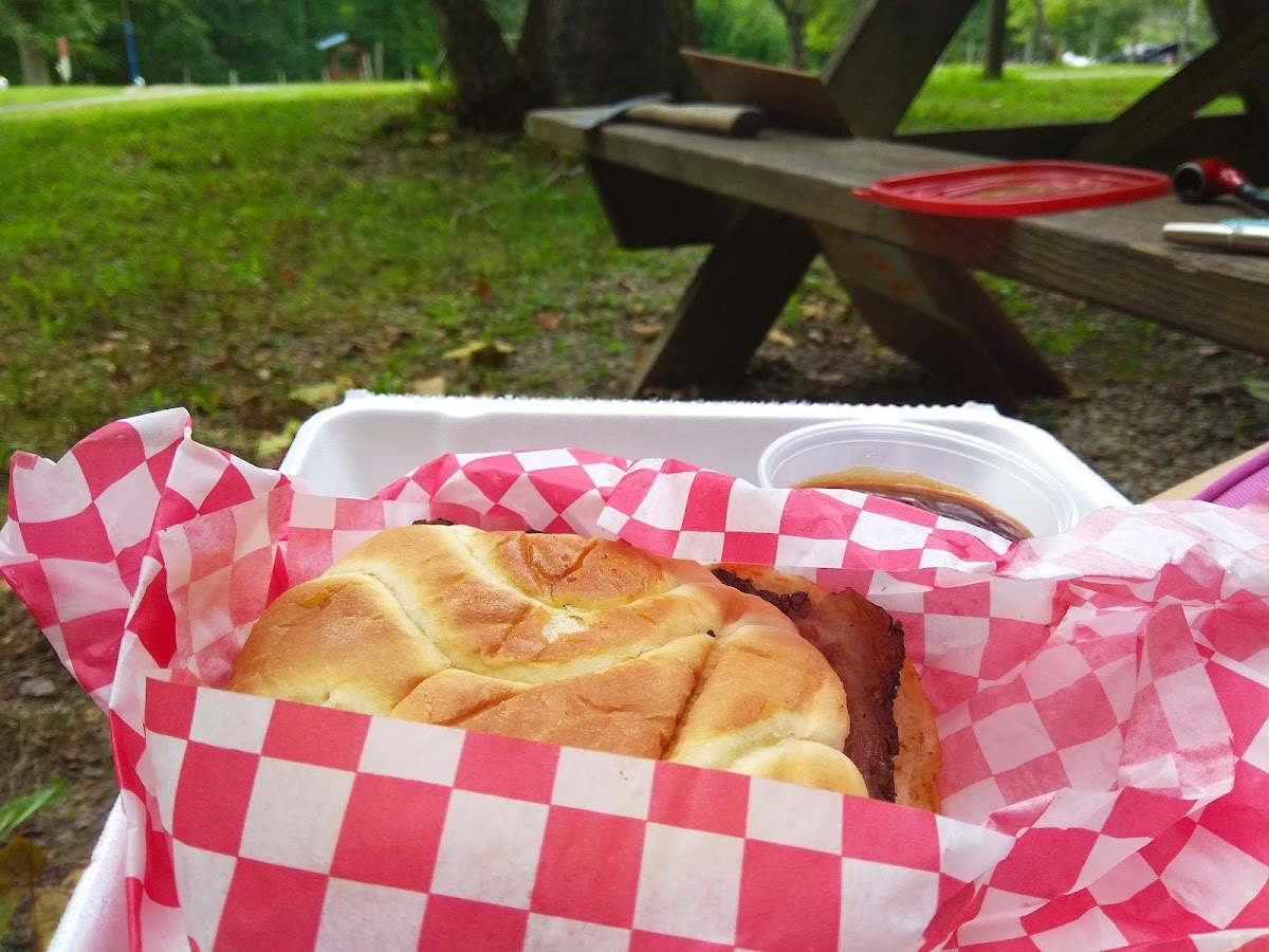 Johnny’S Grub To Go-9