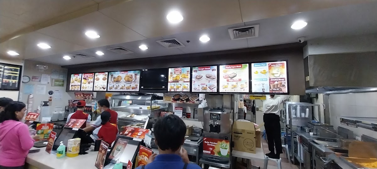 Jollibee Centris Mall-9