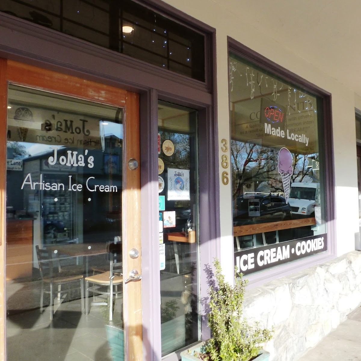 Joma's Artisan Ice Cream