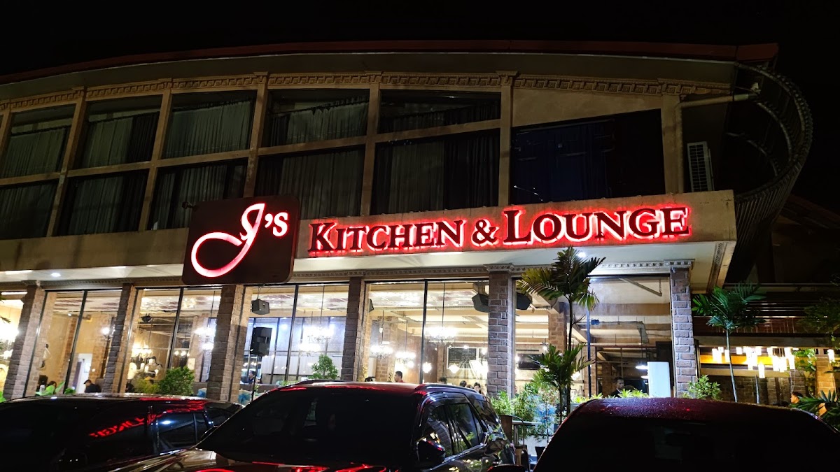 J's Kitchen And Lounge