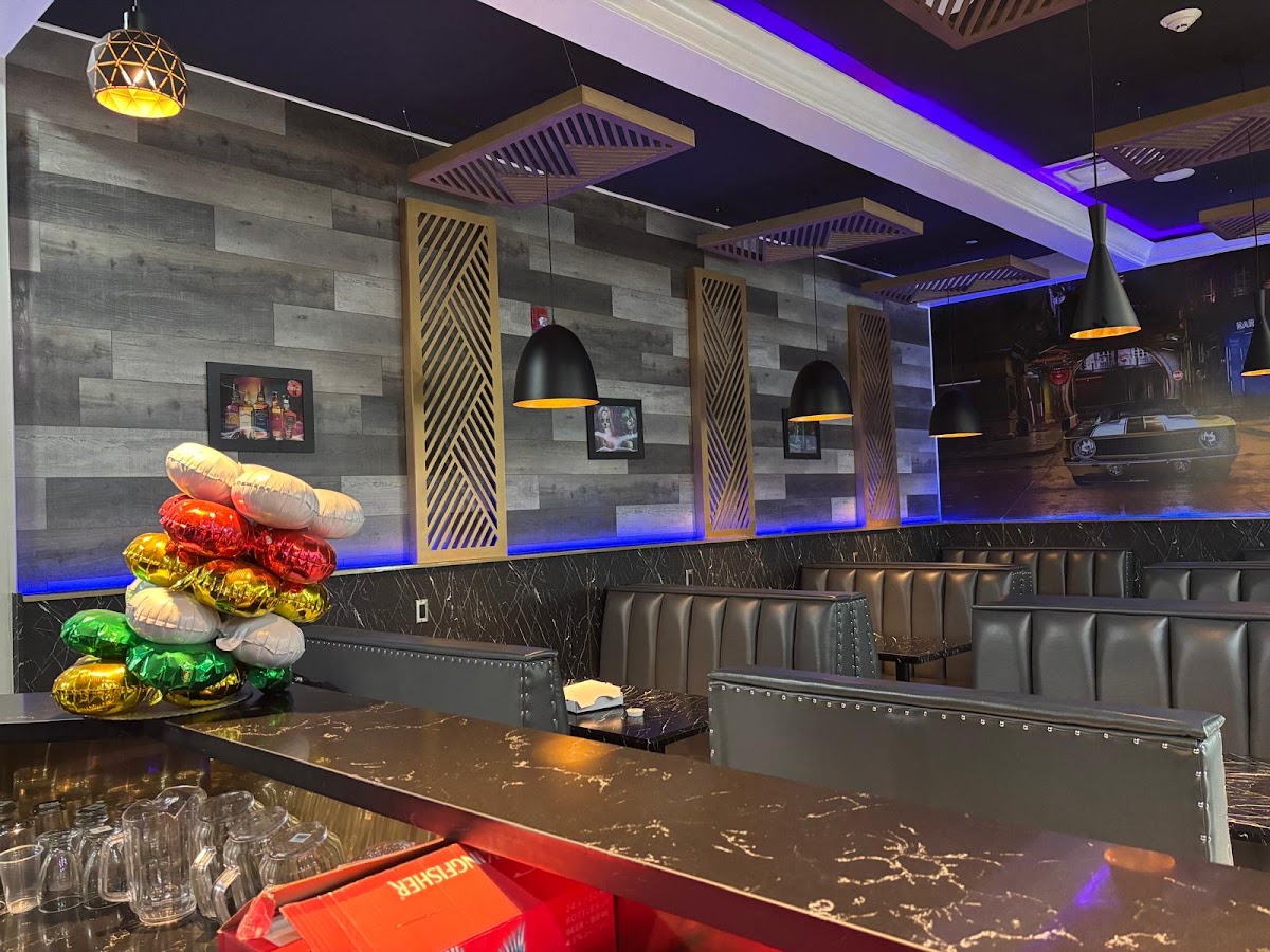 J's Pizza & Bar-6