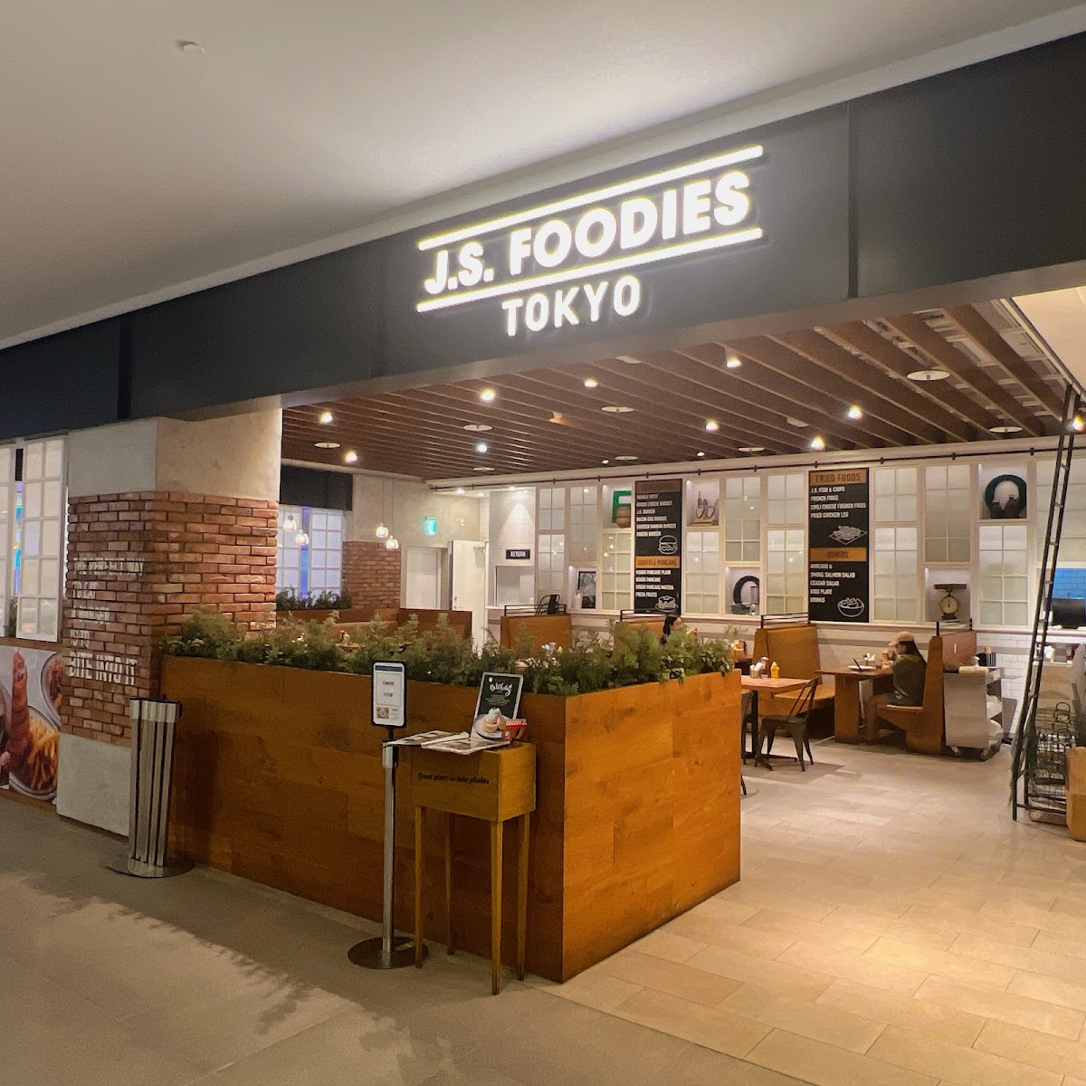 J.s.foodies 台中港三井