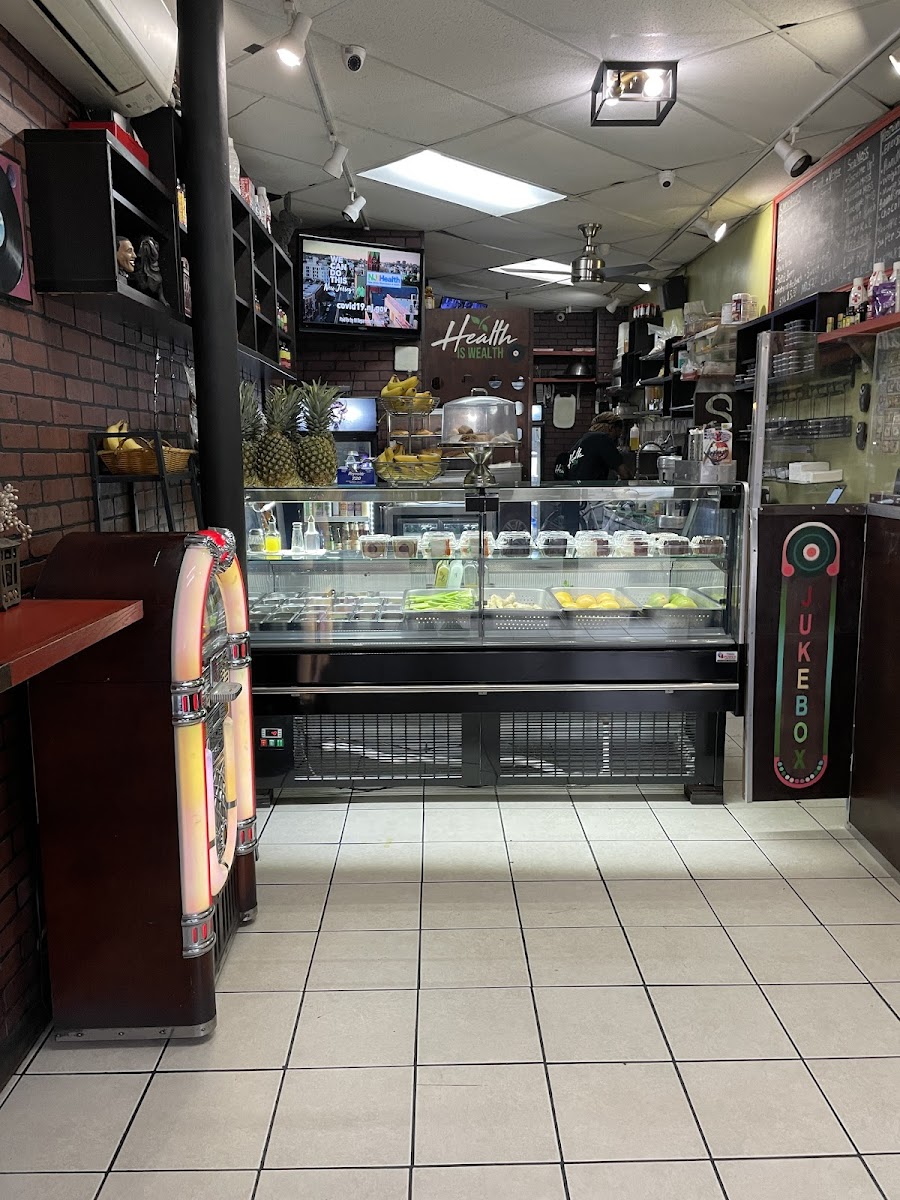Juke Box Juice & Salads-3